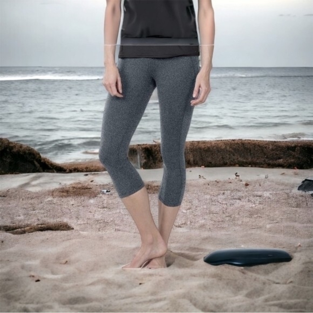 REI Co-op Gray Cropped Compression Leggings Women M High Waist 21.5" Inseam EXC